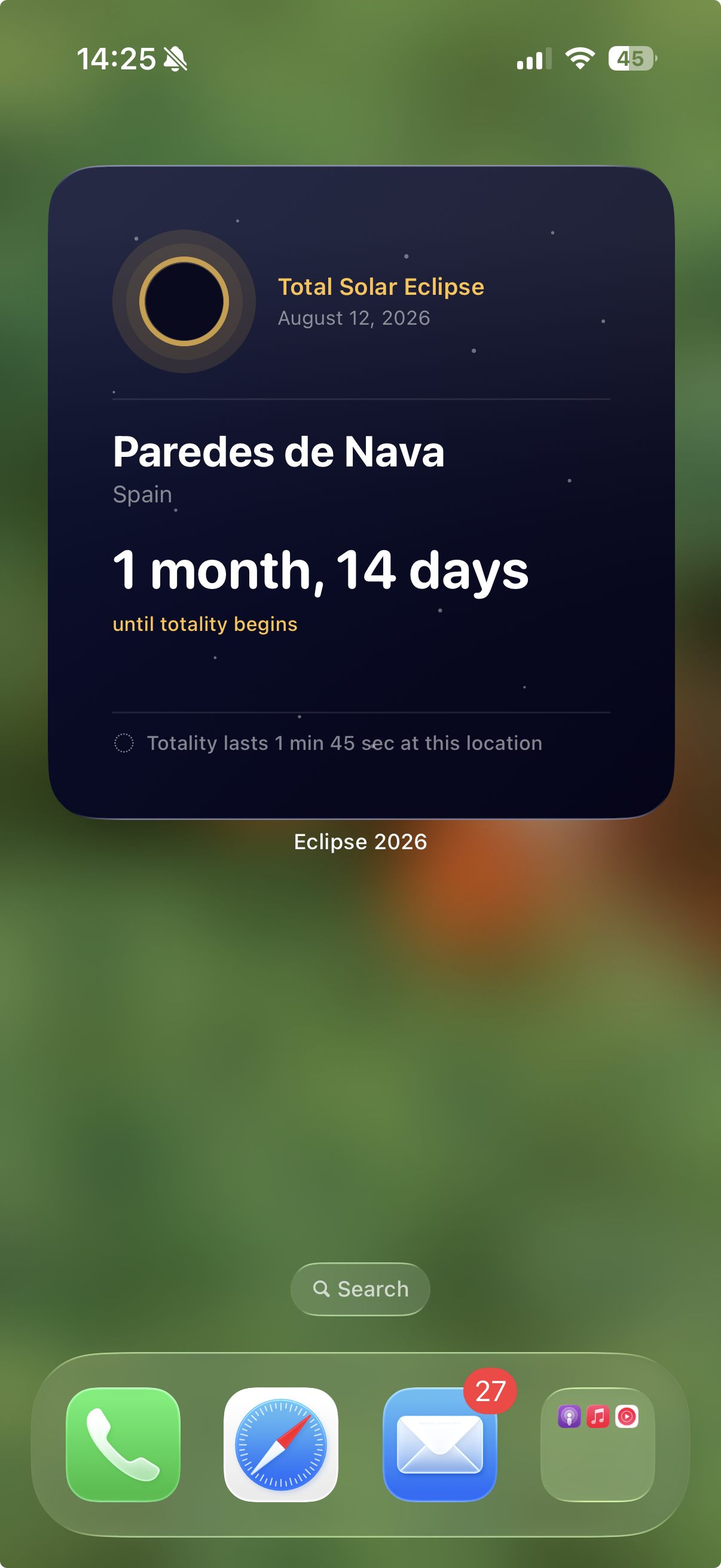 iOS Home Screen widget showing the eclipse countdown and selected viewing location